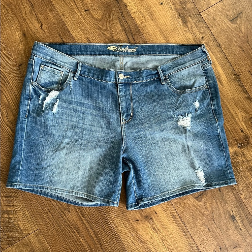 OLD NAVY| Distressed Boyfriend Denim Jean Shorts